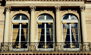 Fenêtres du palais de l'Elysée, à Paris
