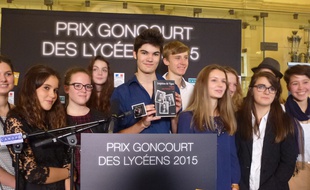 Les lycéens venus de toute la France ont décerné le Goncourt des Lycéens à Delphine de Vigan.