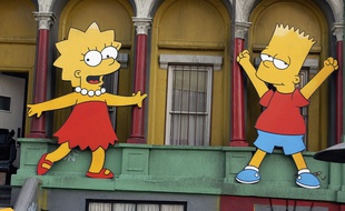 Lisa et Bart Simpson à Los Angeles en 2005. (illustration)