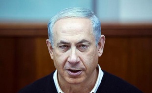 Le Premier ministre israélien Benjamin Netanyahu a promis de continuer à construire dans les colonies malgré les critiques des États-Unis qui supervisent les processus de paix.