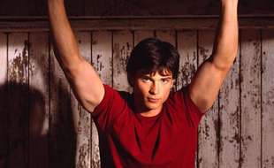 Tom Welling a interprété une jeune Clark Kent, Superman en devenir, dans la série Smallville»