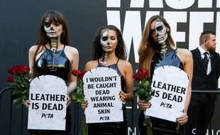 Des militantes de PETA à la fashion week de Londres en septembre 2017