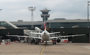 Sur le tarmac de l'aéroport Paris-Orly, le 17 août 2021 (illustration).
