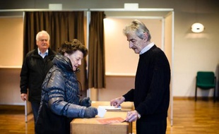 Le vote suisse en faveur d'une limitation de l'immigration conforte le camp des eurosceptiques qui font de la lutte contre l'immigration et les abandons de souveraineté nationale au profit de l'UE leurs principaux thèmes de campagne pour les élections européennes.