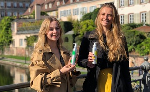 Lisa Schino (à droite), la créatrice de Lao, avec Margaux Lamy, la chargée de communication de la start-up.