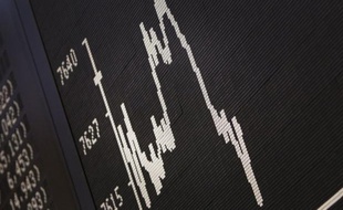 Le Fonds monétaire international (FMI) a abaissé lundi sa prévision de croissance pour l'Allemagne en 2013, en raison des incertitudes économiques persistantes en zone euro, qui pèsent sur la première économie européenne.
