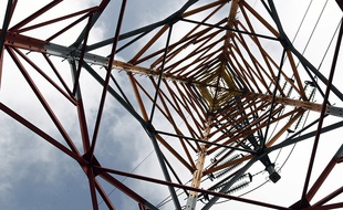 Un pylône électrique. Illustration.