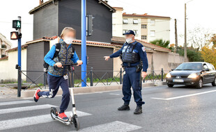 Aux abords d'un établissement scolaire, dans le quartier Saint-Martin, à Montpellier