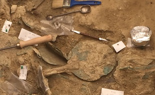 En réalisant des fouilles sur le site archéologique de Pilos (Grèce), les chercheurs de l’université de Cincinnati (Etats-Unis) ont découvert la tombe intacte d'un guerrier mycénien.