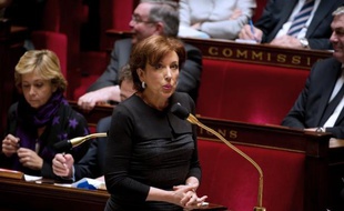 L'ancienne ministre UMP Roselyne Bachelot a déclaré dimanche qu'elle revoterait pour Nicolas Sarkozy si c'était celui qu'elle a "connu au début de son mandat" mais qu'elle ne le choisirait pas si c'était celui "de la seconde partie de sa campagne présidentielle de 2012".