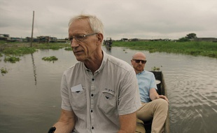 Göran Björkdahl et Mads Brügger dans le documentaire «Cold Case Hammarskjöld».