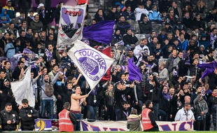 Des supporters du TFC lors d'un match de Ligue 1 contre Metz, le 8 novembre 2014 au Stadium de Toulouse.