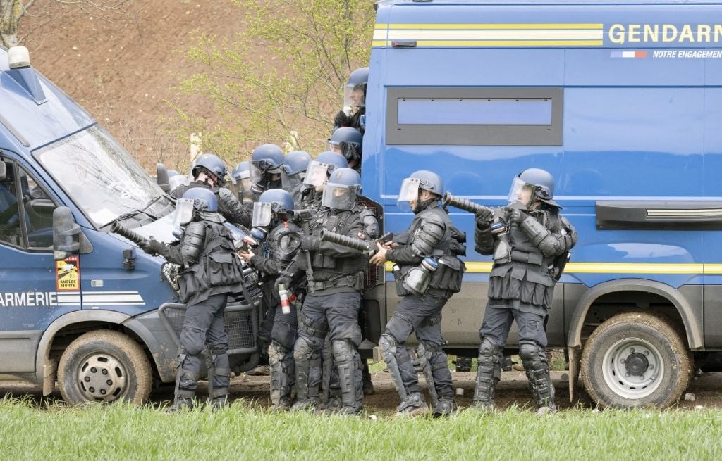 « Ces gendarmes ont envie de tuer des gens »... Un blessé de Sainte-Soline réagit aux vidéos de violences policières