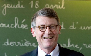 Vincent Peillon visite l'école primaire «Le Coteau» à Cachan (94) le jeudi 18 avril 2013