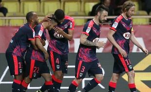 Les Girondins fêtent un but inscrit par Adam Ounas à Monaco le 1er avril 2016.