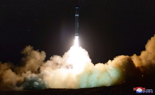 La Corée du Nord a testé son nouveau missile balistique intercontinental, le Hwasong-15, le 28 novembre 2017.