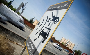 Sur le périphérique,sortie Purpan un radar attend les automobilistes et les motards. 11/05/2011 Toulouse