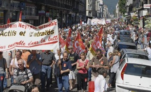 Une foule très dense a défilé entre la gare et la préfecture pour défendre les retraites.