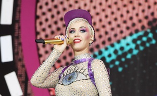 La chanteuse Katy Perry sur scène au festival Glastonbury 2017.