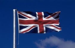 Une élève anglaise exclue car elle portait une robe aux couleurs du drapeau