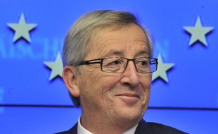 La course à la succession de Jean-Claude Juncker à la tête de l'Eurogroupe s'accélère, alors que Berlin n'exclut pas de proposer son ministre des Finances Wolfgang Schäuble pour ce poste très politique et ainsi de rebattre les cartes au sein de la zone euro.