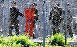 Deux nouvelles plaintes ont été déposées par les avocats de détenus de Guantanamo devant des tribunaux fédéraux de Washington contestant la manière dont l'administration Obama traite et entend traiter à l'avenir ces hommes enfermés depuis des années.