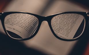 Illustration de lunettes.