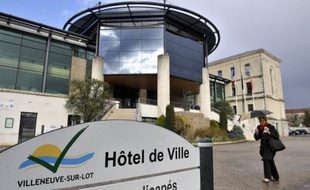 Les trois candidats PS en lice pour succéder à Jérôme Cahuzac, lors d'une élection législative anticipée organisée en juin dans la troisième circonscription du Lot-et-Garonne, devaient se présenter lundi soir aux militants appelés mardi aux urnes pour les départager.