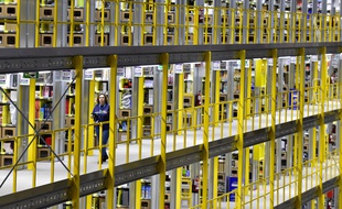 Des employés d'Amazon à San Fernando de Henares, près de Madrid, en 2016.