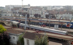 Plan large de la gare de Brétigny-sur-Orge, où un train a déraillé le vendredi 12 juillet 2013 (photo de Landry Bizimungu, internaute de 20 Minutes).