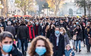 Les masques faciaux réduisent jusqu'à 99,9% le risque de propager de grosses gouttelettes liées au Covid lorsque l'on parle ou tousse, selon une nouvelle étude.