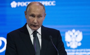 Le président russe, Vladimir Poutine, lors du sommet consacré à l'énergie, le 3 octobre 2018, à Moscou en Russie.