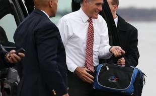 Mitt Romney s'est à nouveau présenté vendredi comme le candidat du "vrai changement" face au "statu quo" de Barack Obama dans la région stratégique du Midwest, tandis que le sortant donnait une salve d'interviews depuis la Maison Blanche à 11 jours de la présidentielle.