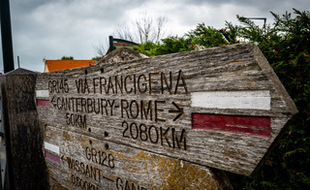 Le chemin de pèlerinage, Via Francigena, dans le secteur de Wissant, dans le Pas-de-Calais.