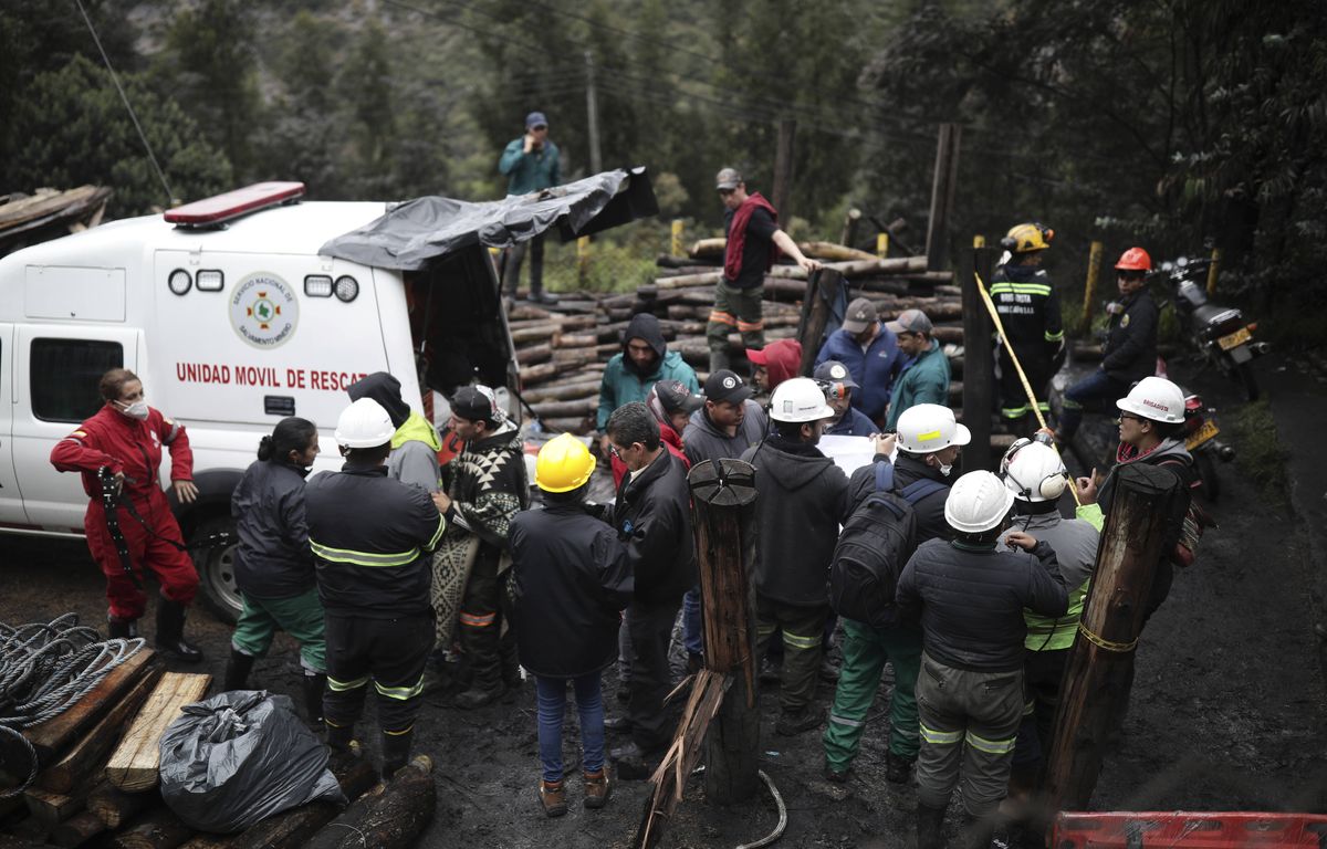 Colombie : Les sauveteurs s'activent pour secourir dix mineurs, coincés à 900 mètres de profondeur