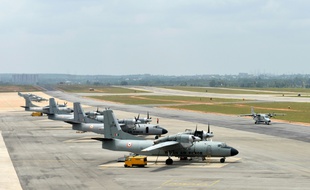 Des avions de l'armée de l'air indienne à Bangalore, le 3 octobre 2013