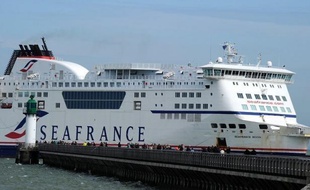 Le ministre des Transports Thierry Mariani a accusé vendredi le syndicat CFDT de SeaFrance de porter "une très lourde responsabilité" si aucune solution n'est trouvée pour sauver la compagnie de ferries, actuellement en liquidation judiciaire.