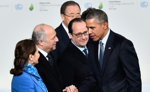 Ségolène Royal, Laurent Fabius, Ban Ki-moon, François Hollande et Barack Obama le 30 novembre 2015 au Bourget pour la COP21