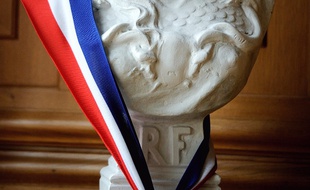 Un buste de Marianne décoré d'une écharpe tricolore (image d'illustration).