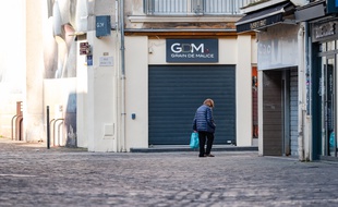 Dans les rues de Dijon, le 17 mars 2020, premier jour officiel de confinement total en France.