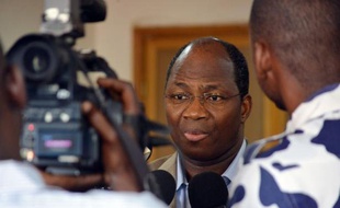 Le pouvoir malien et les rebelles touareg occupant Kidal, dans le nord du Mali, ont planché dimanche sur un "projet final" d'accord mis au point en vue de la présidentielle en juillet, sur lequel la médiation attendait la réaction des deux camps.
