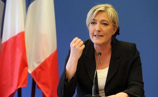 Marine Le Pen à Nanterre (Hauts-de-Seine), le 10 avril 2012.