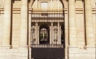 Le Conseil d'Etat s'est penché vendredi sur la responsabilité de l'Etat dans la déportation des Juifs pendant la Seconde guerre mondiale, en examinant le cas de l'ayant droit d'une victime sur lequel un tribunal administratif avait refusé de statuer en 2008.