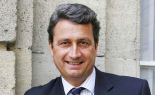 Bernard Carayon, député du Tarn et maire de Lavaur, à Paris en mai 2008.