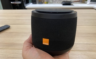 Orange lance son assistant Djingo, intégré dans une enceinte vendue à partir de 99 euros.