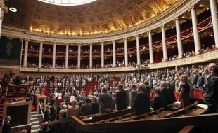 La réforme des retraites a franchi une première étape avec son adoption mercredi par la commission des Affaires sociales de l'Assemblée, qui n'a amendé le texte qu'à la marge, sur la pénibilité, avant son passage en séance la semaine prochaine où droite et Front de gauche porteront le fer.