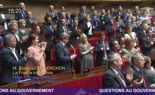 Jean-Luc Mélenchon reçoit une standing ovation à l'Assemblée nationale.