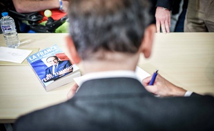 Eric Zemmour à Bordeaux le 12 novembre 2021, dédicace son dernier livre.