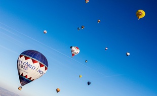 Illustration de montgolfières.