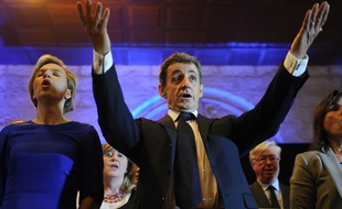 Nicolas Sarkozy en campagne à Rochefort pour l'entre-deux-tours des régionales, le 7 décembre 2015.